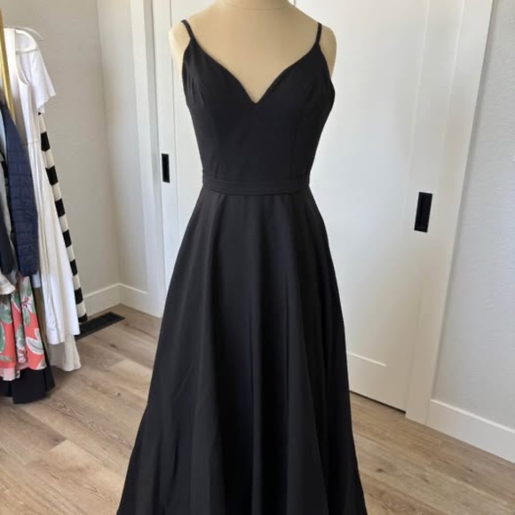 Ieena for Mac Duggal Black Classic A-Line Formal Dress Size 0 - Picture 4 of 10